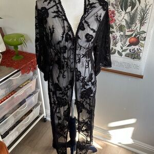 Chic Black Floral Lace Robe